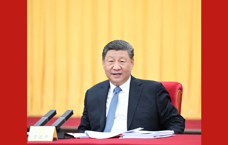 兩會(huì)新華社快訊：習(xí)近平看望全國政協(xié)委員