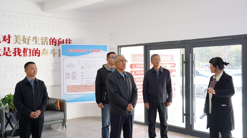 2024年10月29日，盟政協(xié)黨組書記、主席盧利明在阿左旗調(diào)研政協(xié)協(xié)商向基層延伸、助力基層社會治理工作情況