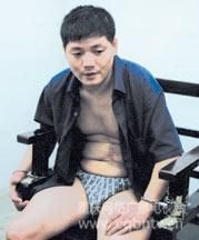 “變態(tài)殺人狂”——段國誠　　一個謠言曾傳遍武漢三鎮(zhèn)：一個變態(tài)殺人惡魔在武昌晝伏夜出，尋找穿紅衣服、留長頭發(fā)的女性，殺人劫財。