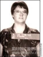 “日落大道”雌雄殺手——Carol Bundy &Douglas Daniel Clark 這對殺手是因其在洛杉磯日落大道上尋找受害者而得名。一人名叫Douglas Daniel Clark,是一名32歲的英俊鍋爐工。他的幫兇叫Carol Mary Bundy,是一名37歲的離婚母親。他們是在一起同居的情侶，他們也一起殺人。