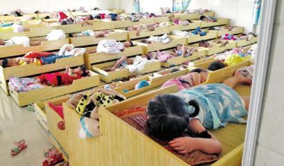 休息室午休的孩子們